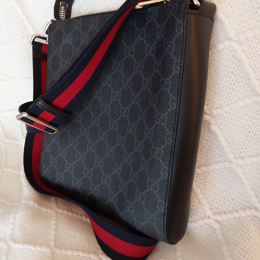 GUCCI GG MENS MESSANGER BAG - Picture 6 of 15